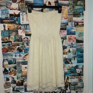 IVORY WINDSOR STRAPLESS LACE DRESS